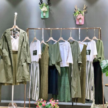 深圳高端設計師品牌芮瑪折扣服裝批發(fā)市場 商場專柜尾貨批發(fā)