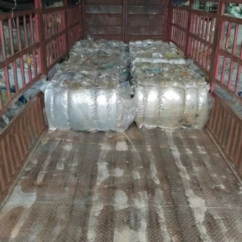 回收PET輕膠膜，卷筒刀裁都可以，月需800噸